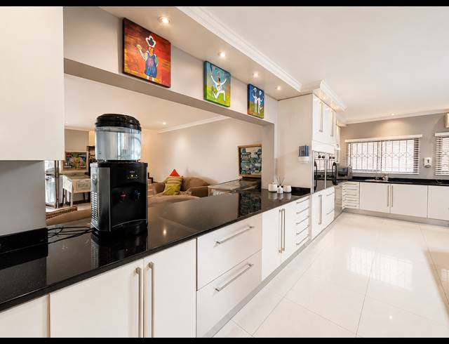 5 BEDROOM HOUSE FOR SALE IN THREE RIVERS EAST